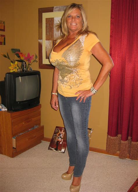 98K subscribers in the gilf_milfs community. I’m ready for more who’s got a load for mommy? If you do comment your age and I’ll tell you if you can dump it. 